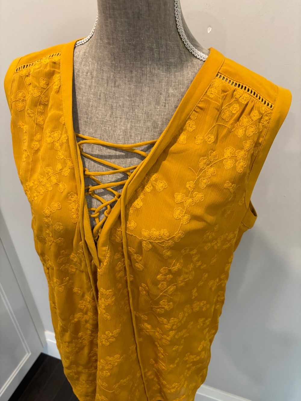Anthro Maeve Mustard Lace Up Tank Embroidered Sleeveless Top Medium - Picture 5 of 14